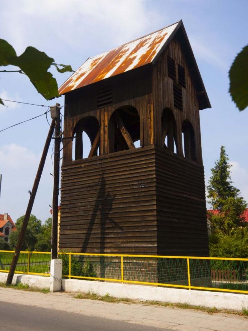 Drewniana Dzwonnica w Górzynie